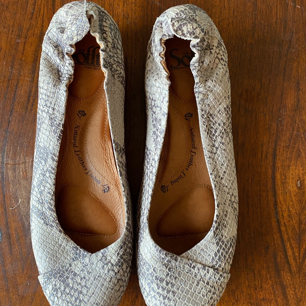 Ladies ballet flats